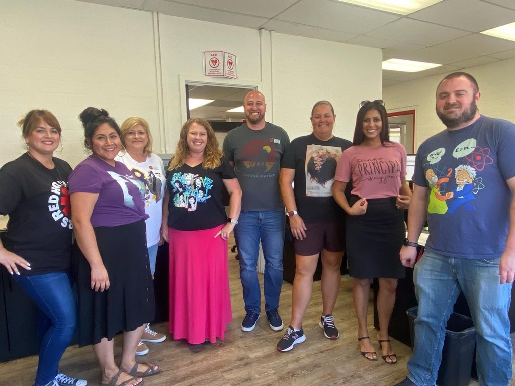 WalnutGroveInt's tweet photo. Students and staff participated in Favorite T-Shirt Tuesday. #walnutgrove #wcusd #wgisspirit #wgispride @walnutgroveint @westcovinausd @MissBhakta https://t.co/62BKspVS28