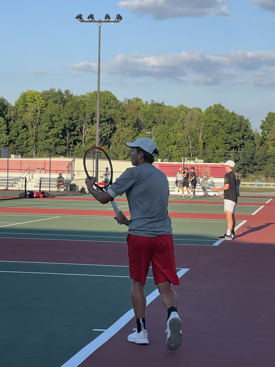 No. 10 CG loses 2-3 to No. 3 North Central.

CG winners are:

🎾 1S Tyler Lane - 6-3, 6-2
🎾 3S Evan Davis - 6-0, 6-1

CG (5-1) plays No. 15 Avon in Jasper on August 26th.