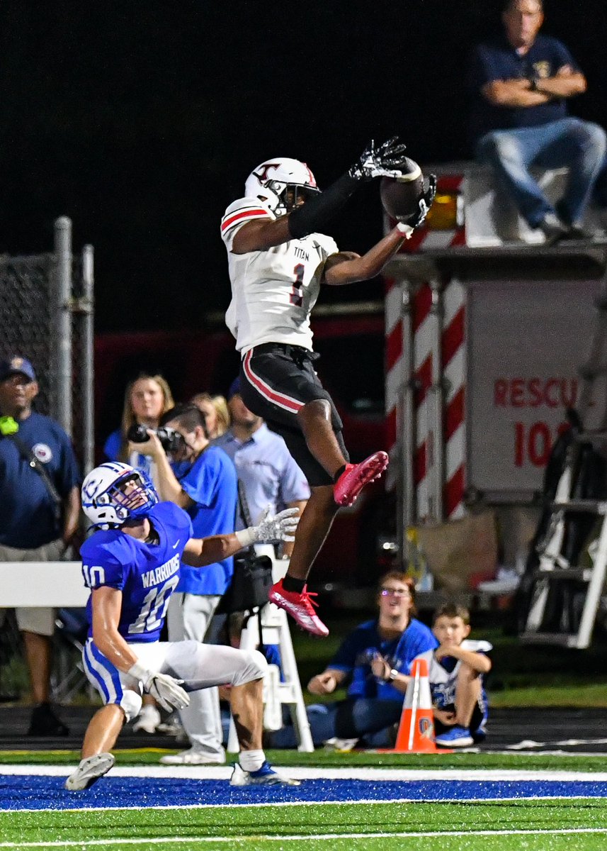 HeavyNature's tweet image. Haven’t been very active on the nature &amp;amp; landscape side of things since fall high school sports have started. Still getting my photography fix in by shooting sports a few days each week… and absolutely loving it! If interested, follow at @HomeGameHero.