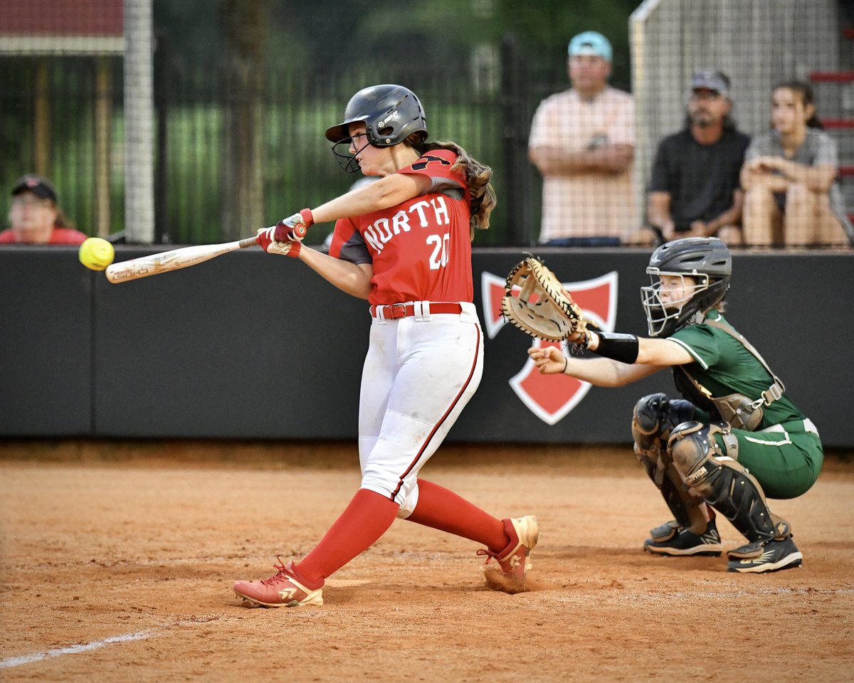 HeavyNature's tweet image. Haven’t been very active on the nature &amp;amp; landscape side of things since fall high school sports have started. Still getting my photography fix in by shooting sports a few days each week… and absolutely loving it! If interested, follow at @HomeGameHero.