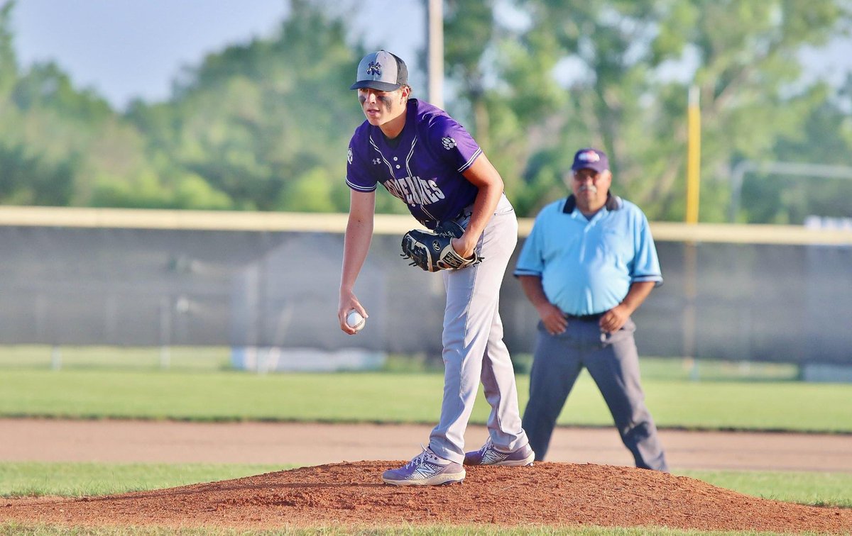 DevaultBoston's tweet image. Junior Year Stats:
IP: 46
Record: 6-3
65 K/16 BB
1.95 ERA
.190 opponents BAA
WHIP- 1.11
13 ER
@BUncommitted @iowapreps @iabaseball1
