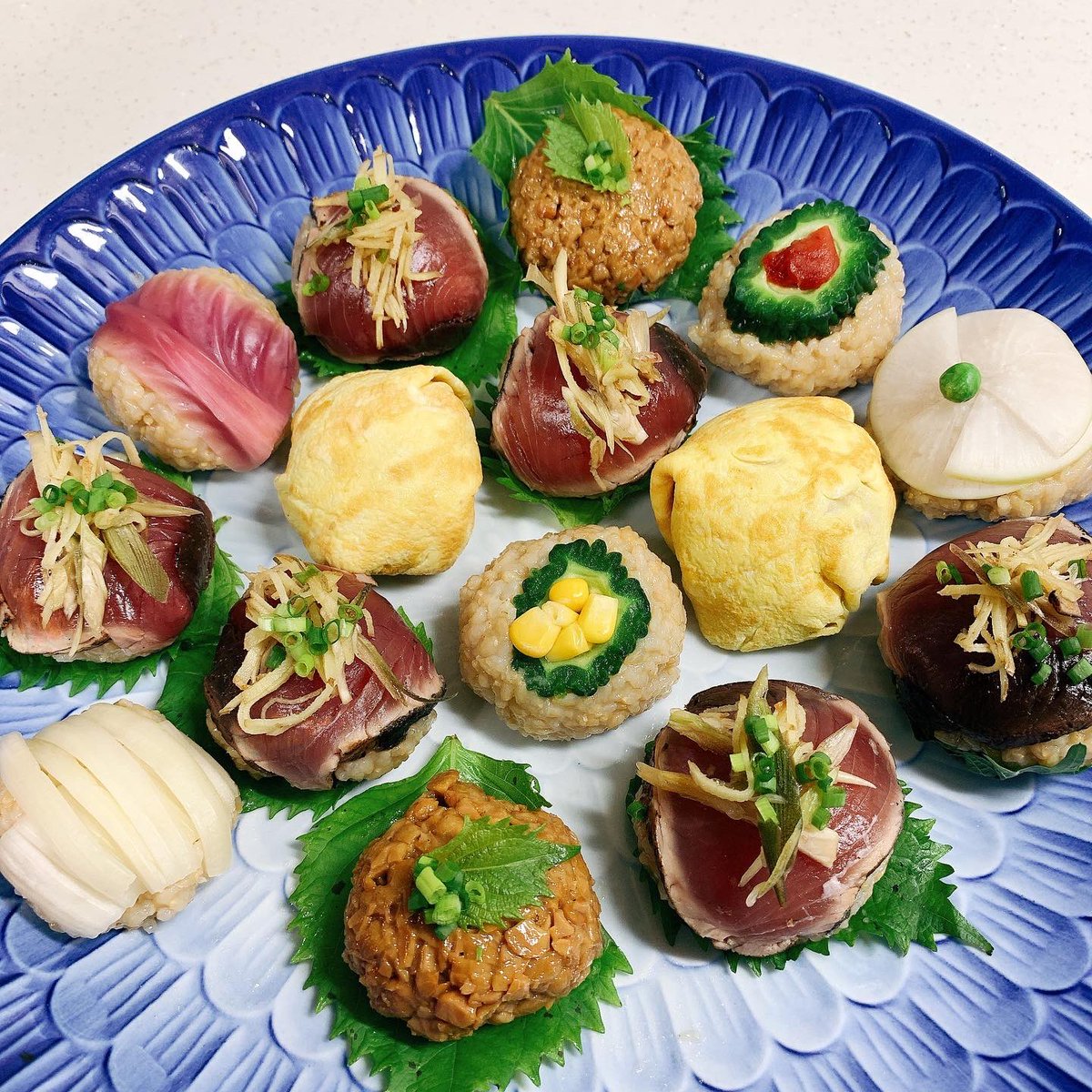 MayumiONO8's tweet photo. 手毬寿司🍣🤗🍀ニシンの塩焼き🐟🤗🍀とうもろこしとオクラの和え物🌽🤗🍀#朝ごはん☀️
#膠原病 #シェーグレン症候群 がいつのまにか治った #glutenfree な #おうちごはん😋 #無添加 #additivefree #organic☘️ #発酵発芽玄米🍚 #ジビエ🥩 #無肥料無農薬固定種のお野菜 🥬 #caffeineless☕️ #japan https://t.co/m3D28vw9xI