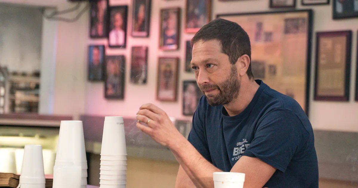 restlesscontent's tweet photo. WAIT YALL MEAN TO TELL ME YOU BEEN THIRSTING OVER ONLY ONE MAN WHEN HE IS ALSO ON #THEBEAR?! 🥵🥵🥵🥵🥵 https://t.co/tJKHRAaU7J