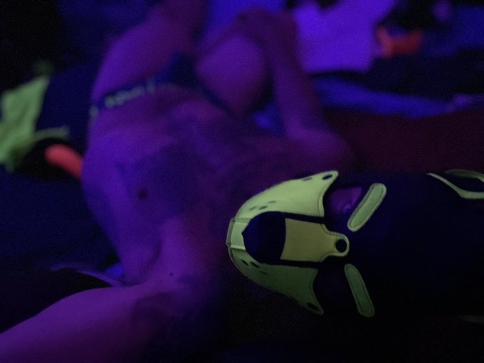 1 pic. Check glow pup out tonight only on cam4 "Welcome to Glow Puppy show #bigdick #cum #gay #jockstarp