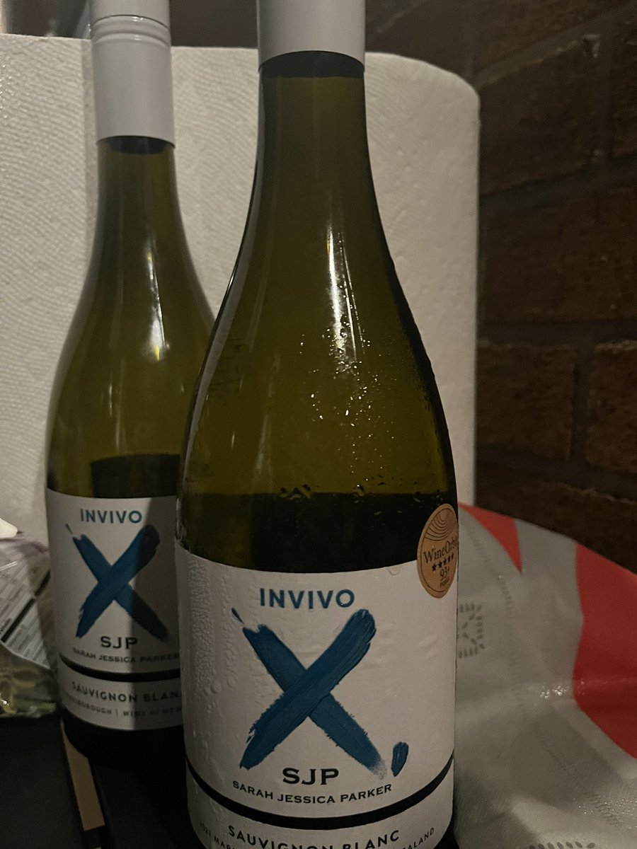 klee1337's tweet photo. @SJP @sjpcollection Having a glass (or two!) of #invivo before what I hope is the last day of cancer treatment at @MSKCancerCenter. Need to go shoe shopping after in celebration. Any recommendations? https://t.co/9MrK4qwC0r