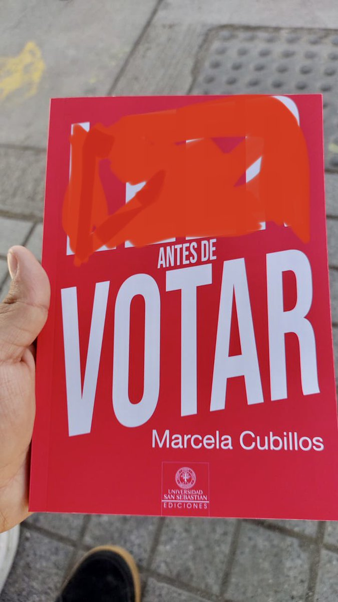 SiyoMercucia's tweet photo. Marcela Cubillos no fue aporte en la Constituyente, se fue a gozar de los derechos sociales a España y en Maipú regalan su libro relacionado a la elección en campaña, ene cajas.. ¿de dónde sale tanta plata? ¿esto no lo controla  @ServelChile ?. Simplemente campaña sucia. https://t.co/91YEQFD8eD