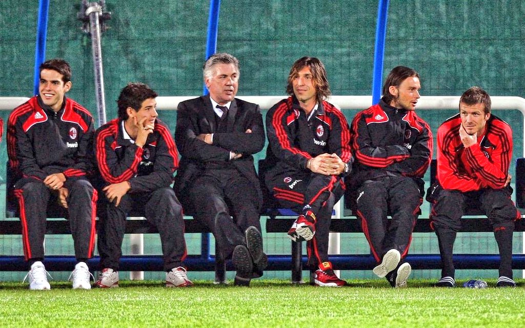 lnfofutebol's tweet photo. Era uma   vez no Milan 🔴⚫ https://t.co/XXeKX83Tft