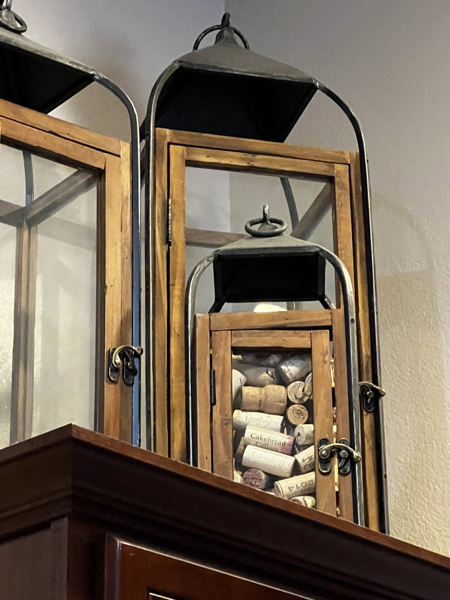kittycat5333's tweet photo. Mean thing my bf said to me yesterday.. me: “babe, thanks for putting corks in vase. My goal is to fill up the other two with corks too” bf: “and then I will check you into rehab?” #meanie https://t.co/T9ptJ6vSW9