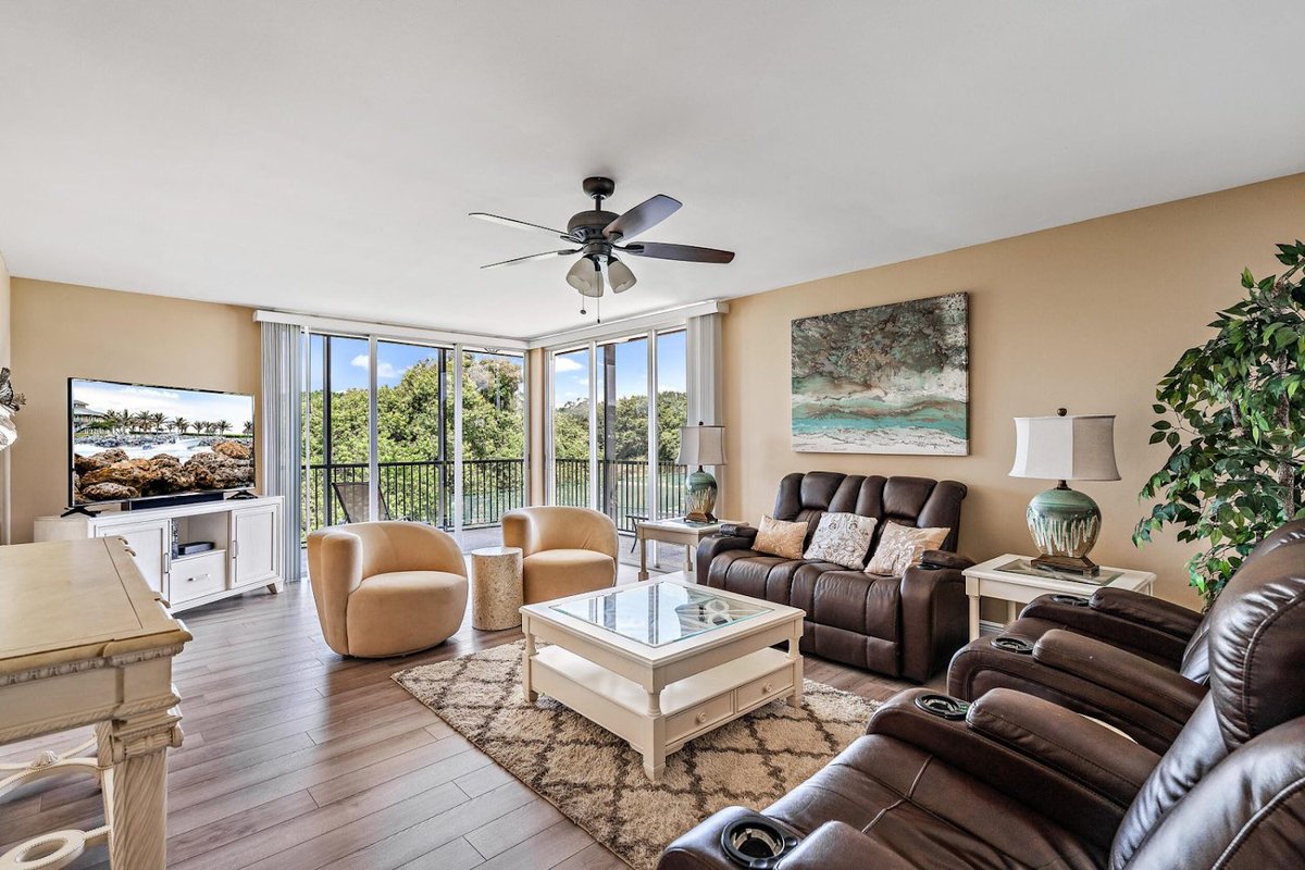 golfpropertycom's tweet photo. ⛳BallenIsles Country Club
📍Palm Beach Gardens, FL
▶️ https://t.co/WRoSB1CV3I
#palmbeach #golfproperty #realestatemarket https://t.co/Ar9tJYfufG