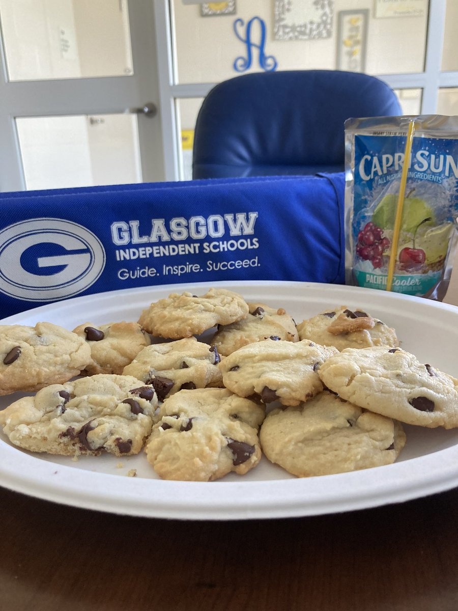 PSwithAmy's tweet image. It’s New Teacher Tuesday at #GHSScotties!  Enjoyed spending the afternoon talking about expectations and eating Aunt Jan’s cookies! #ItJustMeansMore #MaximizingPotential @TopperVette