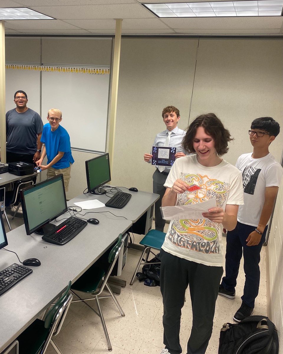 MsChoe27's tweet photo. Last week we started the year with escape rooms in Computer Science! Riddles, puzzles, logical thinking, and teamwork were all involved https://t.co/R2bN0q2rMr