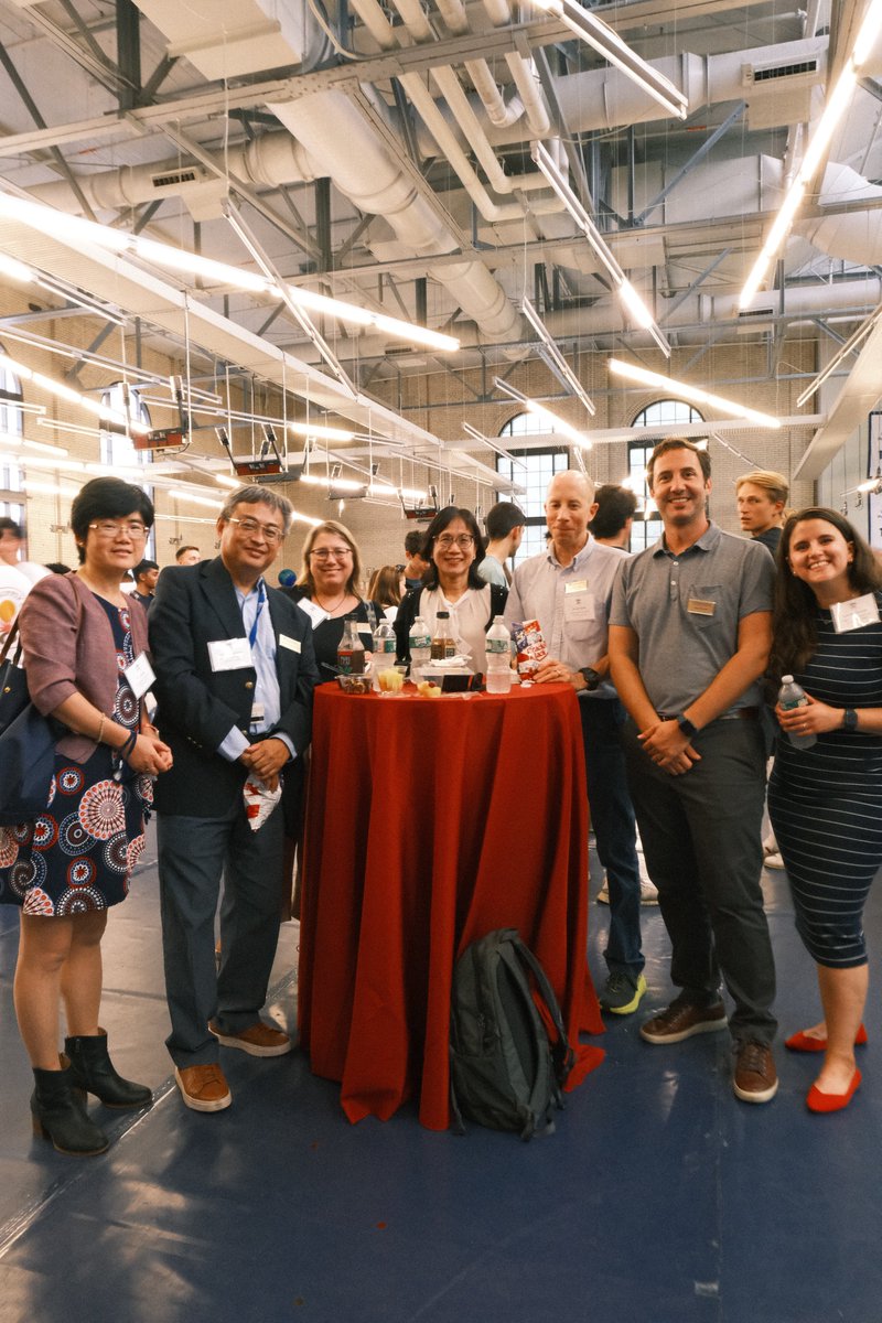 isss_penn's tweet photo. Grateful for seeing new international students meet each other, enjoy food and games at the welcome picnic! And thank you, president Magill, for coming to meet international students and members of ISSS, and to make the Penn international community a more welcoming and warm place https://t.co/1lAL9d8YHm
