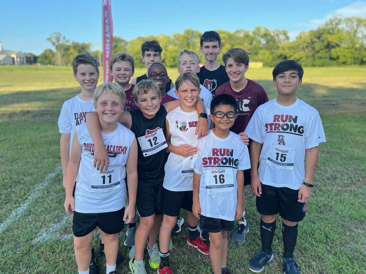 davidsonacademy's tweet photo. Great job by our Middle School cross country team at the Tri-Meet at Welch College in Gallatin tonight. #theDAway #DAXC #middleschool @athletics_da https://t.co/EQ8dr0Zl31