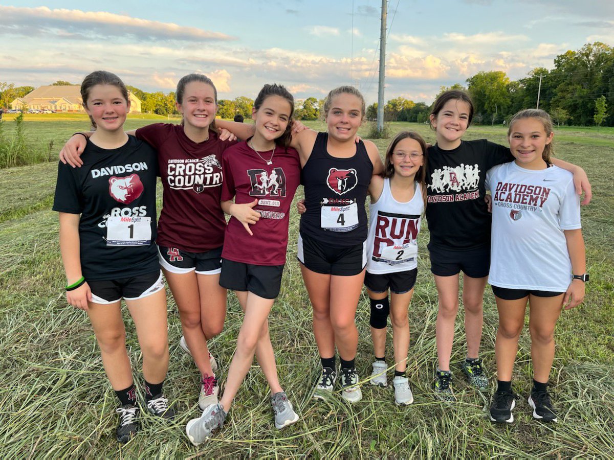davidsonacademy's tweet photo. Great job by our Middle School cross country team at the Tri-Meet at Welch College in Gallatin tonight. #theDAway #DAXC #middleschool @athletics_da https://t.co/EQ8dr0Zl31