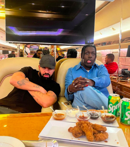 RapHubDaily's tweet photo. Lil Yachty took a ride on Air Drake on his birthday today ✈️ https://t.co/tKEPhvlIHb