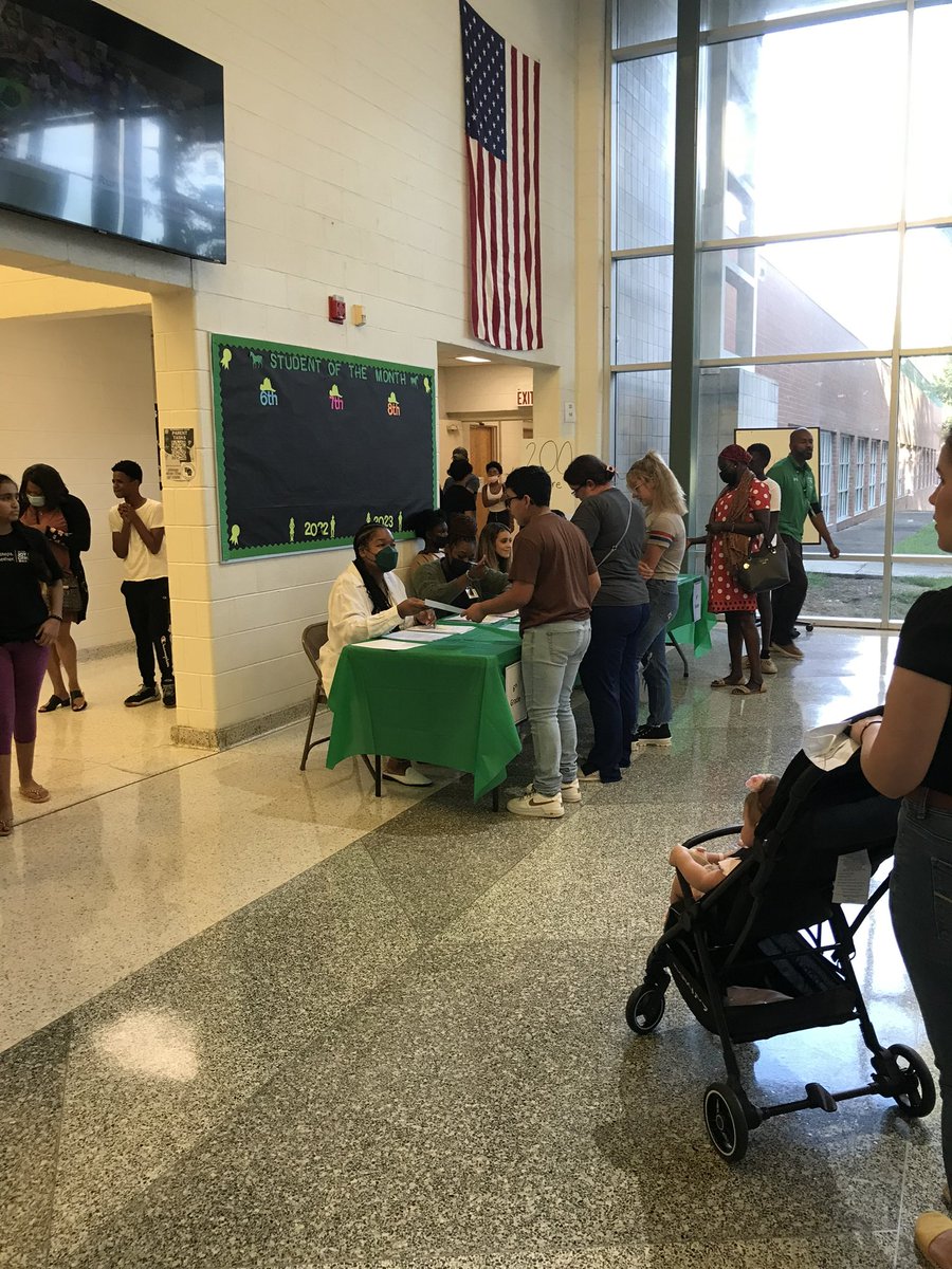 SWMiddleCowboys's tweet photo. Had a great turnout for Open House! Loved seeing our families! Thank you SWMS Family! We are going to have a GREAT year!
@AC_Armond
#SWMSStrong
#Thepowerwithin
#WeAreSouthwest https://t.co/QLLqc0xIdh