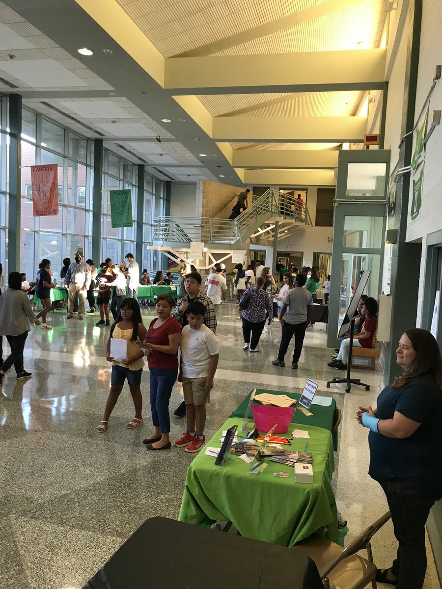 SWMiddleCowboys's tweet photo. Had a great turnout for Open House! Loved seeing our families! Thank you SWMS Family! We are going to have a GREAT year!
@AC_Armond
#SWMSStrong
#Thepowerwithin
#WeAreSouthwest https://t.co/QLLqc0xIdh