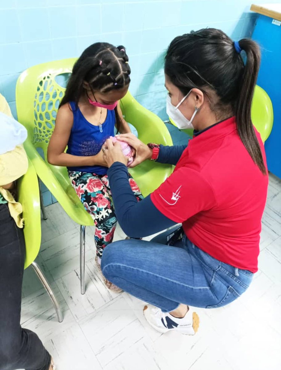CAUSIBO's tweet photo. @CAUSIBO en alianza con el Seguro social, entregó juguetes a niños en el hospital Elias Toro. @ancahoven @IMileidy @Ramlopez2010 @Somosivss @sudeca_ve @atausibo https://t.co/f0UQBFlmJY