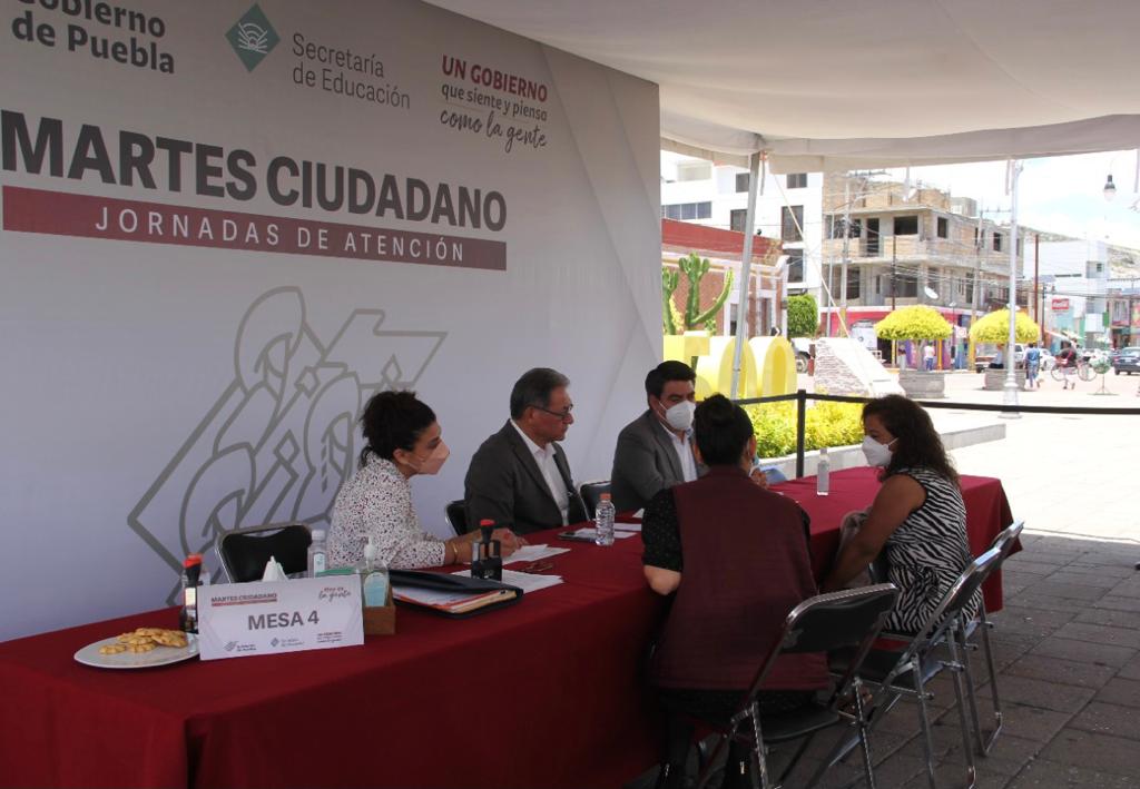 MelitonLozano's tweet photo. 🧵En el @Gob_Puebla con @MBarbosaMX la transformación en el ejercicio del poder no se detiene. Hoy en #Tepeaca en el #MartesCiudadano reafirmamos el compromiso de hacer realidad en la región los principios de justicia social de la Cuarta Transformación. https://t.co/CjJEocwGHZ