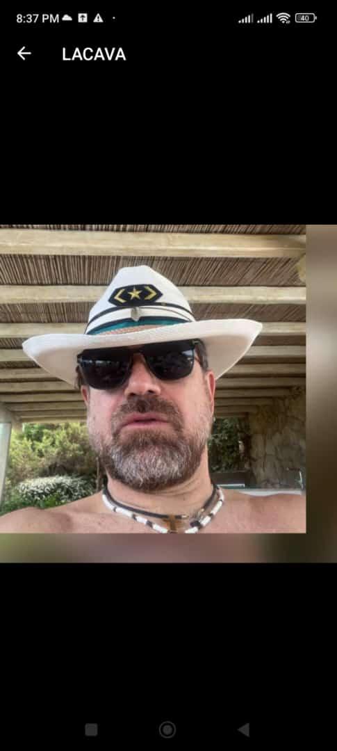 TibiosLos's tweet photo. Mientras  el alto mando  del  potrero  militar  sucio  y  corrupto  pone a los más necesitados y manipulable a hacer asambleas de  calles   para entronar a  #diosdado  siguen los  enchufados y gobernadores haciéndose   multimillonario  y  maduro " Venezuela arregló" #Lamentable https://t.co/QMDXWXIxIX