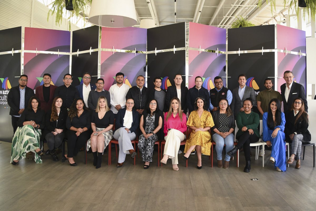 SalinasBenjamin's tweet photo. Solo en equipo hacemos la mejor televisión en México. 
Gracias a todos los compañeros de @Azteca que me acompañaron en el desayuno de hoy. https://t.co/E7878ebs99