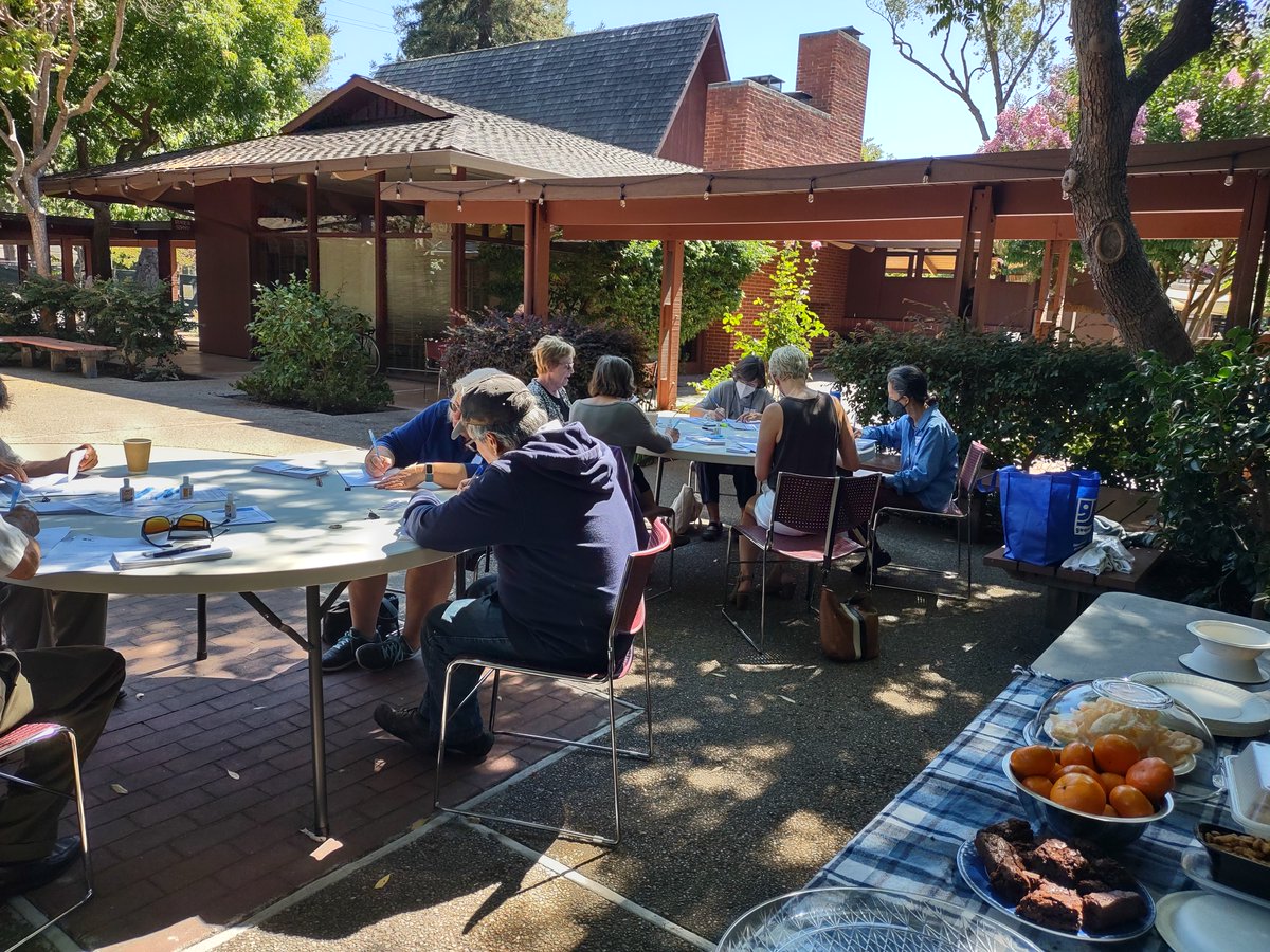 transformworld's tweet photo. A lovely gathering to write personal letters to people in Arizona encouraging them to vote. No particular party or candidate in mind, just please vote! #voteforward https://t.co/fQEshN0Fdx https://t.co/vNjqUbaU9z