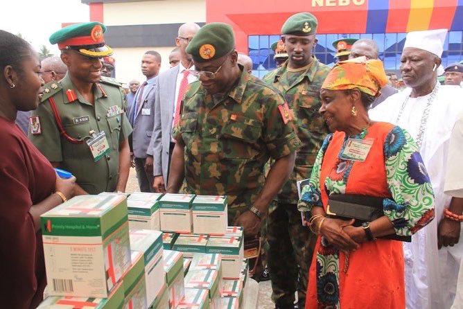 HQNigerianArmy's tweet photo. GOV SANWO OLU URGES NA TO SUSTAIN EFFICIENT TRAINING TO ENHANCE FIGHT AGAINST SECURITY CHALLENGES... As COAS Inaugurates Welfare projects https://t.co/zeDBrKN3pM https://t.co/RKWj2Li6qH