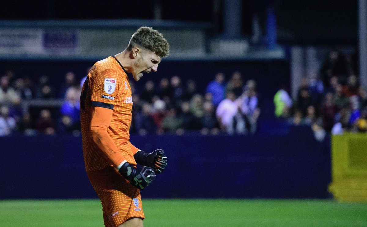 LincolnCity_FC's tweet photo. 📸 @wrightjorda 

Three big saves from this man puts us into the @Carabao_Cup third round!

#WeAreImps | #ImpsAsOne https://t.co/uSzypCgYIW