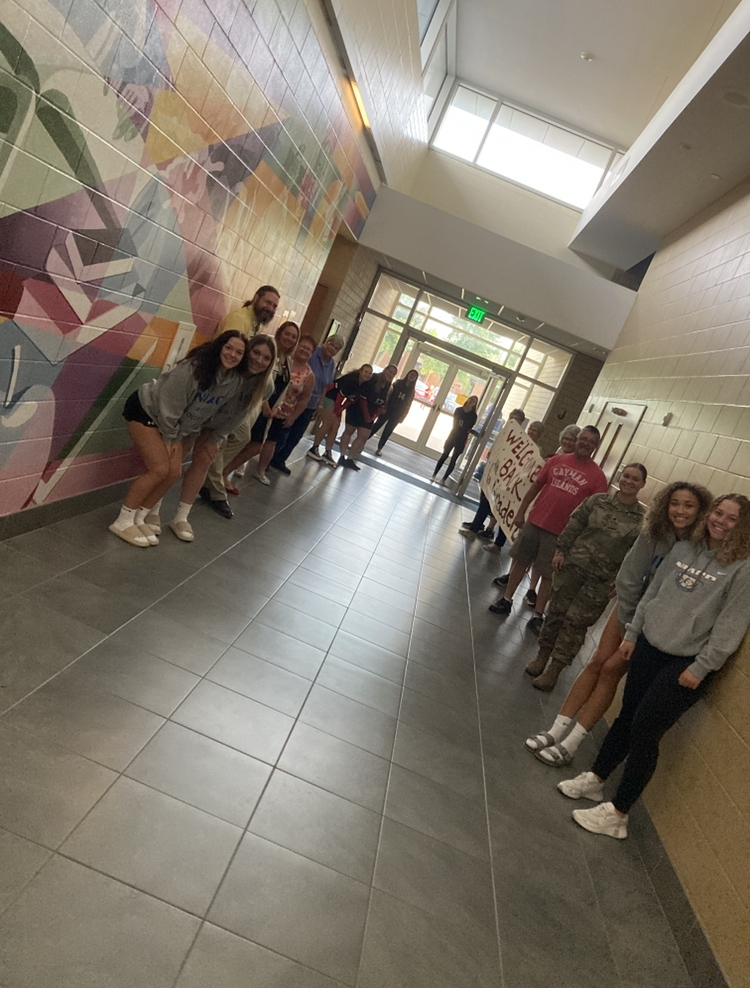 Lincoln_MCCSD's tweet photo. It was all smiles today for Lincoln students and staff as community members helped us welcome back our scholars! GREAT FIRST DAY! #LincolnTogether https://t.co/BDcolxoQfu