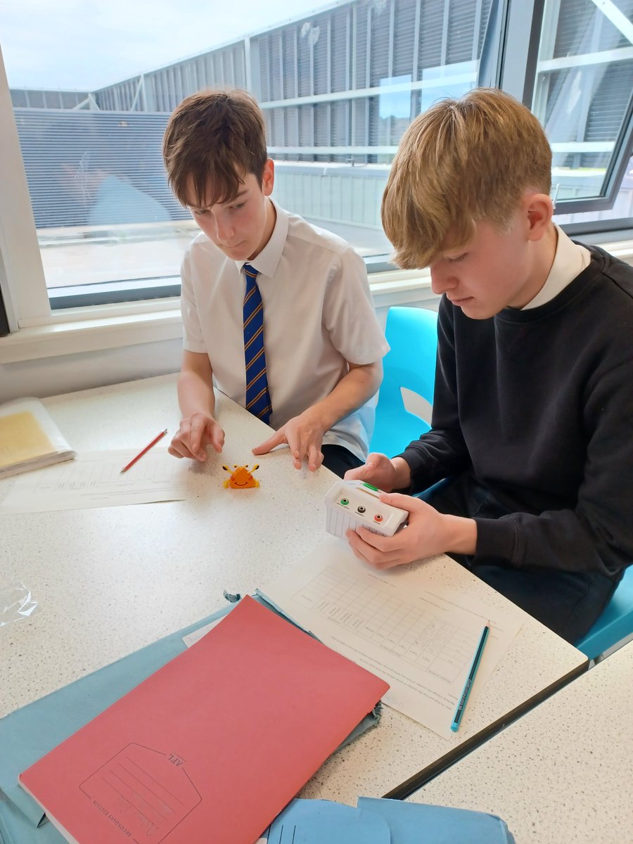 mr_riddell's tweet photo. Physics is fun! Learning about uncertainty using wind-up toys. @SSERCofficial @LossieHigh #stem #higherphysics https://t.co/Tan3TIgFF2