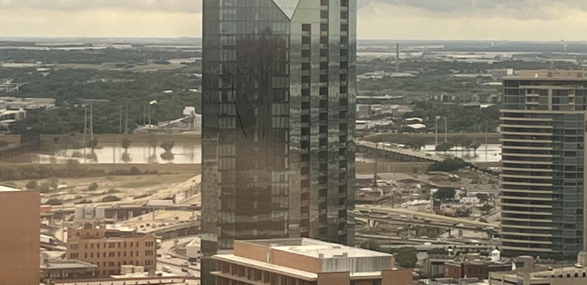 600camp's tweet photo. The #trinityriver bank-to-bank, a view seen only a couple of times a decade. #appellatetwitter #appellateplaces #lotsofwater https://t.co/s1oE0zOEMD