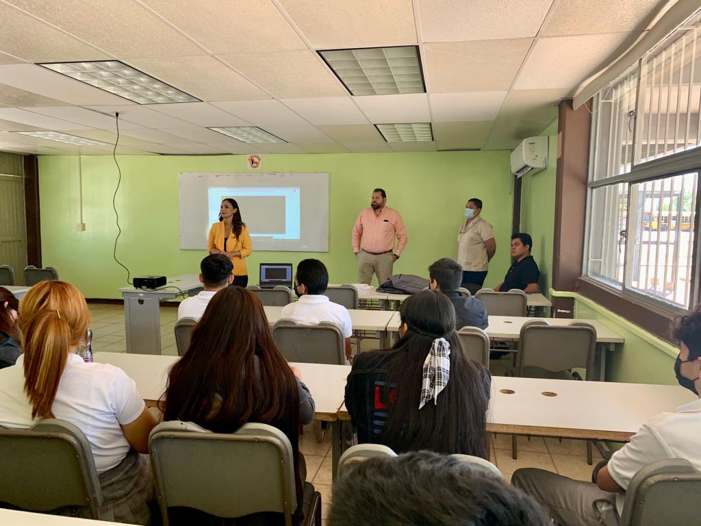 Roberto Estrella tweet media