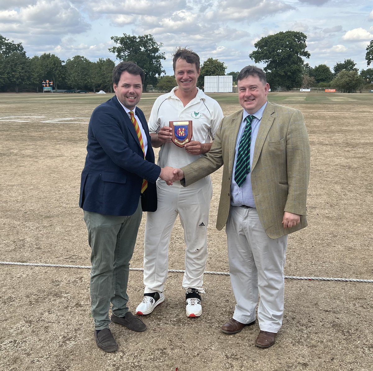 WoolpitCC's tweet photo. 😊🏏THANK YOU🏏😊

FLOODLIT CRICKET WEEK 
TUESDAY 23 AUGUST 2022
SPONSORED BY Sema Lease (THANK YOU)

A HUGE Thank You to the MCC for a cracking game of cricket and for allowing us to play and host you for the first time! We would love to do it all again next year 👍

#oneclub https://t.co/Fv1xuirkij