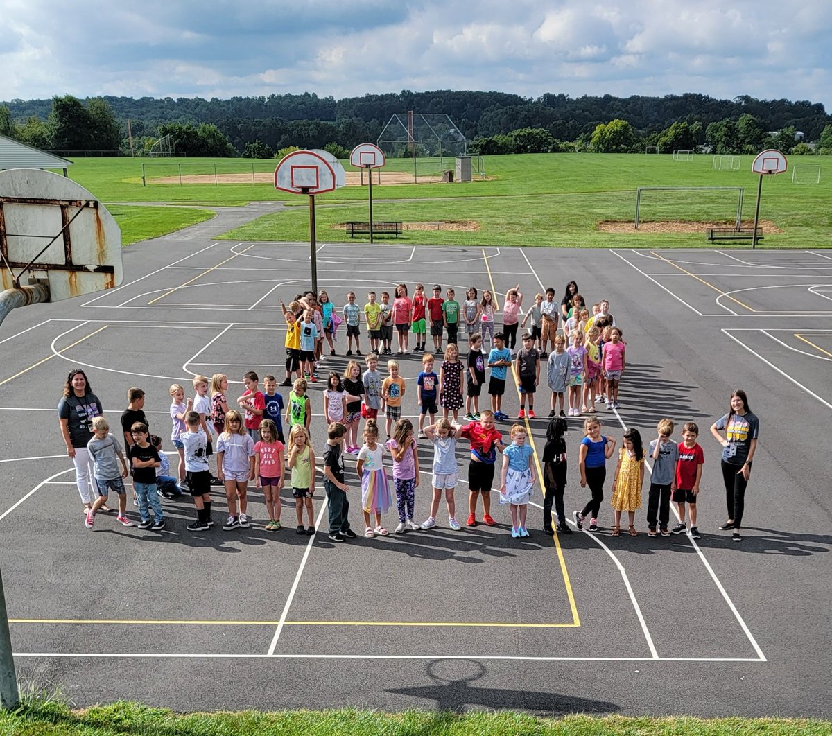 Rlnortonc's tweet photo. 2nd day of second grade! https://t.co/E0BNWMbrmv