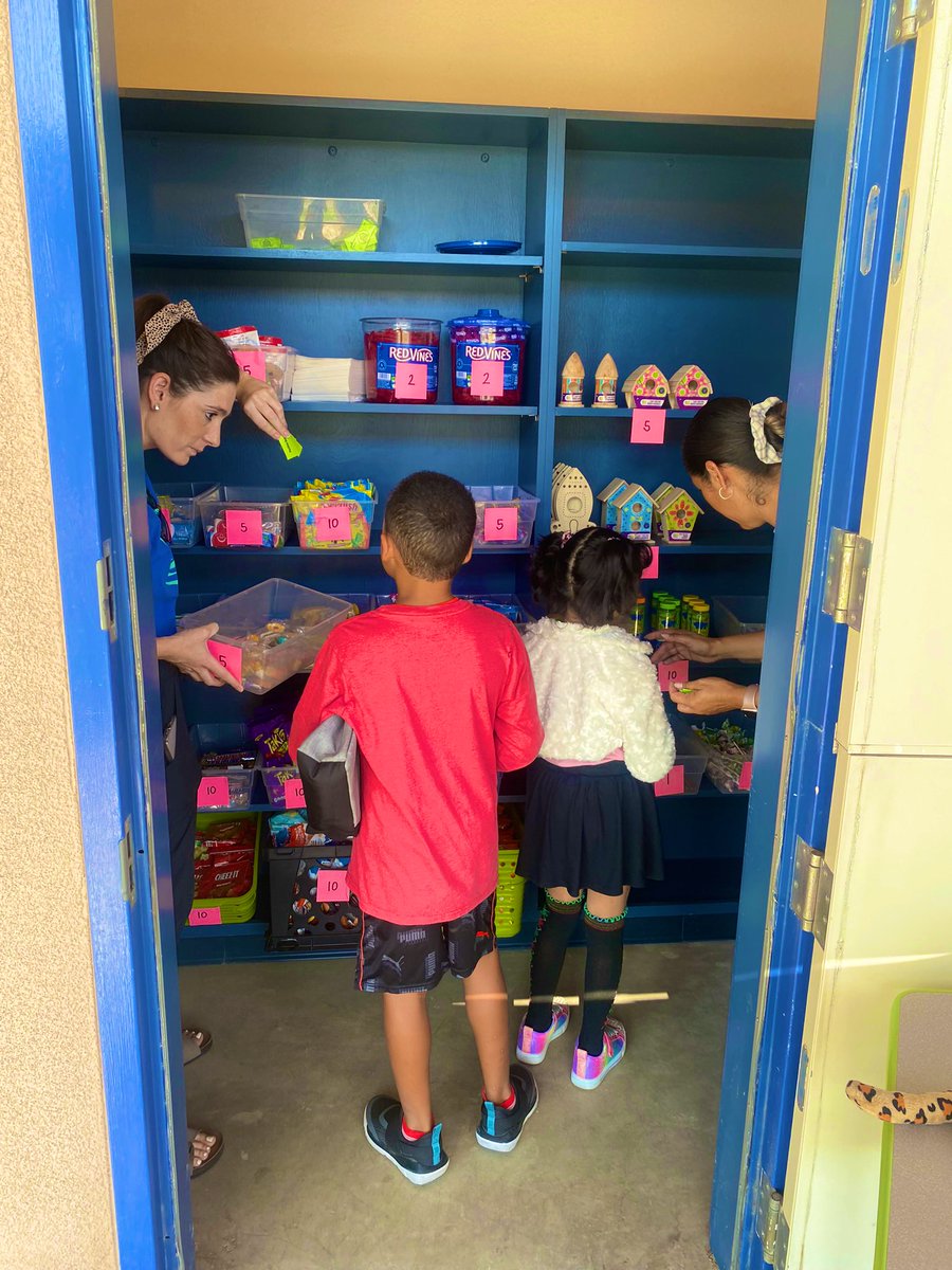 MsClarisaFlores's tweet photo. Our 1st grade students proactive choices are leading them to earn jag bucks to use at the Jag Swag store ☺️ we love this! #JMAjags #BurtonProud https://t.co/3Mf9XzmOoO