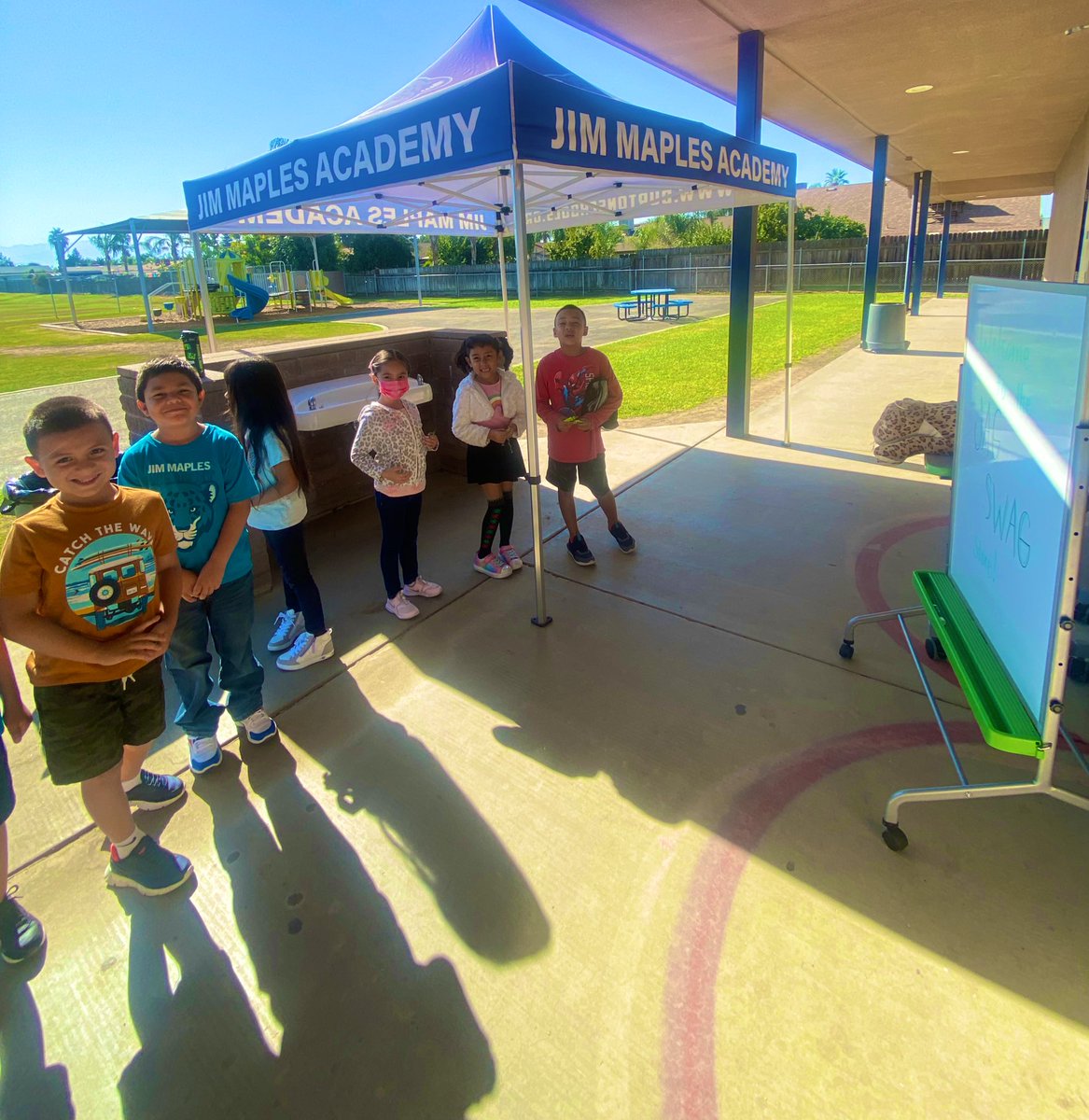MsClarisaFlores's tweet photo. Our 1st grade students proactive choices are leading them to earn jag bucks to use at the Jag Swag store ☺️ we love this! #JMAjags #BurtonProud https://t.co/3Mf9XzmOoO