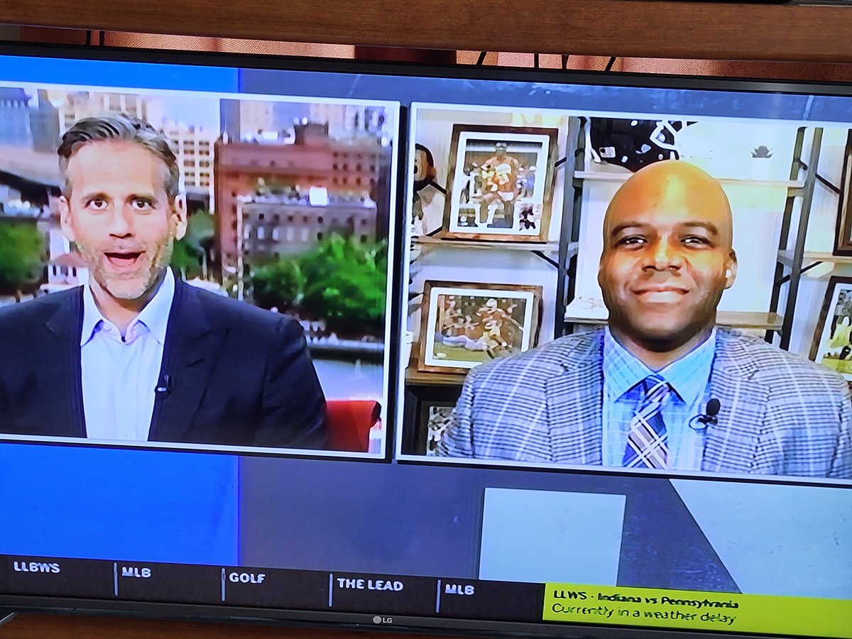 AJWoodson's tweet image. Watching #MaxKellerman on #ESPN and never realized @MLB @whitesox Great #FrankThomas knew #FantasyFootball !?!?! 
🤷🏾‍♂️

It&apos;s actually his  doppelganger #EricMoody