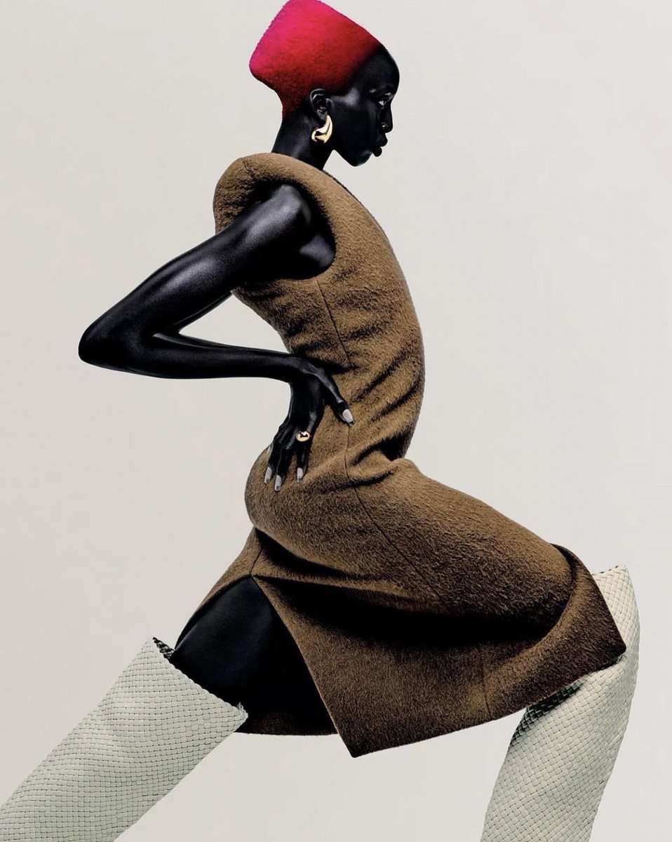 StreetFashion01's tweet photo. Bottega Veneta featured in VOGUE! (2022) https://t.co/S3itYsgMFV