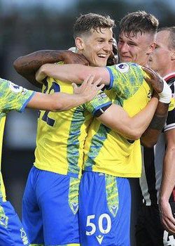 NFFCKitProject's tweet photo. That’s a joint highest shirt number used for Aaron Donnelly tonight. Gibson-Hammond with 55 on the bench is the highest seen in a match day squad but didn’t get on the pitch

And no cup arm patches for us or Grimsby despite loads of other teams using them #NFFC https://t.co/lVotwYlllT