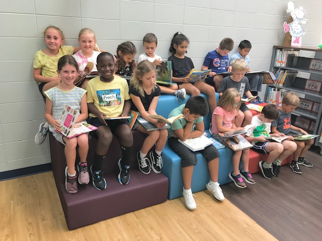 washcusd200's tweet photo. Thanks again to our PTA for adding to our LLC soft seating! Our students loved trying it out during their first LLC visit of the school year! #backtoschool #YourCommunitySchools https://t.co/qOSL00WgSc