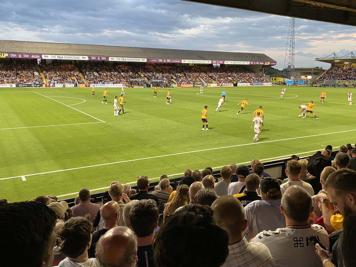 jvandermarck's tweet photo. De jaarlijkse voetbaltrip in Engeland - na drie jaar eindelijk weer - is van start gegaan met @CambridgeUtdFC 0-3 @SouthamptonFC. Volle bak, leuke sfeer, vermakelijke pot. Eerste gehad, nog vier te gaan. #camsou https://t.co/oJ1OUE6jX7