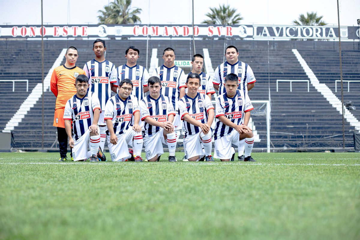 gersoncuba2603's tweet photo. Alianza Lima presentó al equipo masculino de Futsal Down, el cual representará al club en el primer clásico de Futsal Down que se disputará este sábado en el Polideportivo 1 de la Villa Deportiva Nacional. https://t.co/1n2aTuTllh