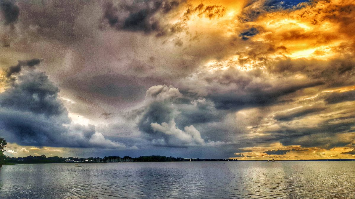 bmccabe's tweet photo. Storm coming @BlacksWeather https://t.co/yHjzdk9CCn