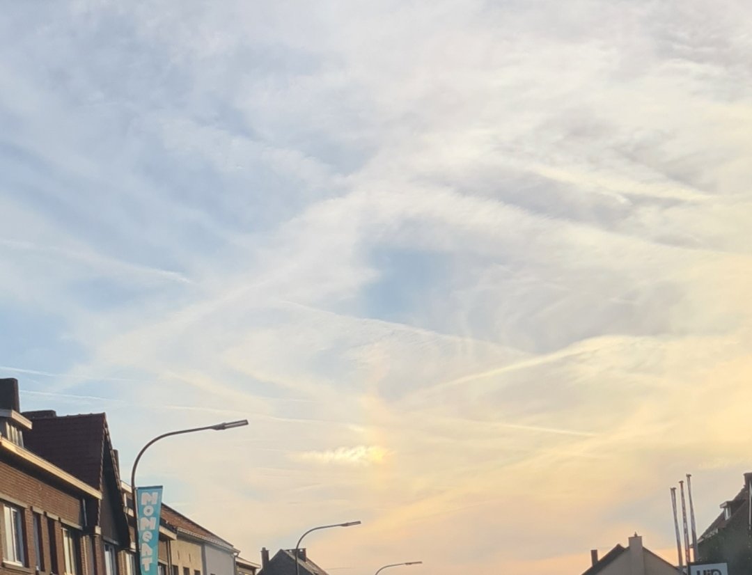 yannickvio's tweet photo. Good thing chemtrails don't exist
@elonmusk 
#Belgium 
#illuminati 
#NWOpuppets 
#WEFpuppets 
#UVAXux https://t.co/e5mRdu4isv