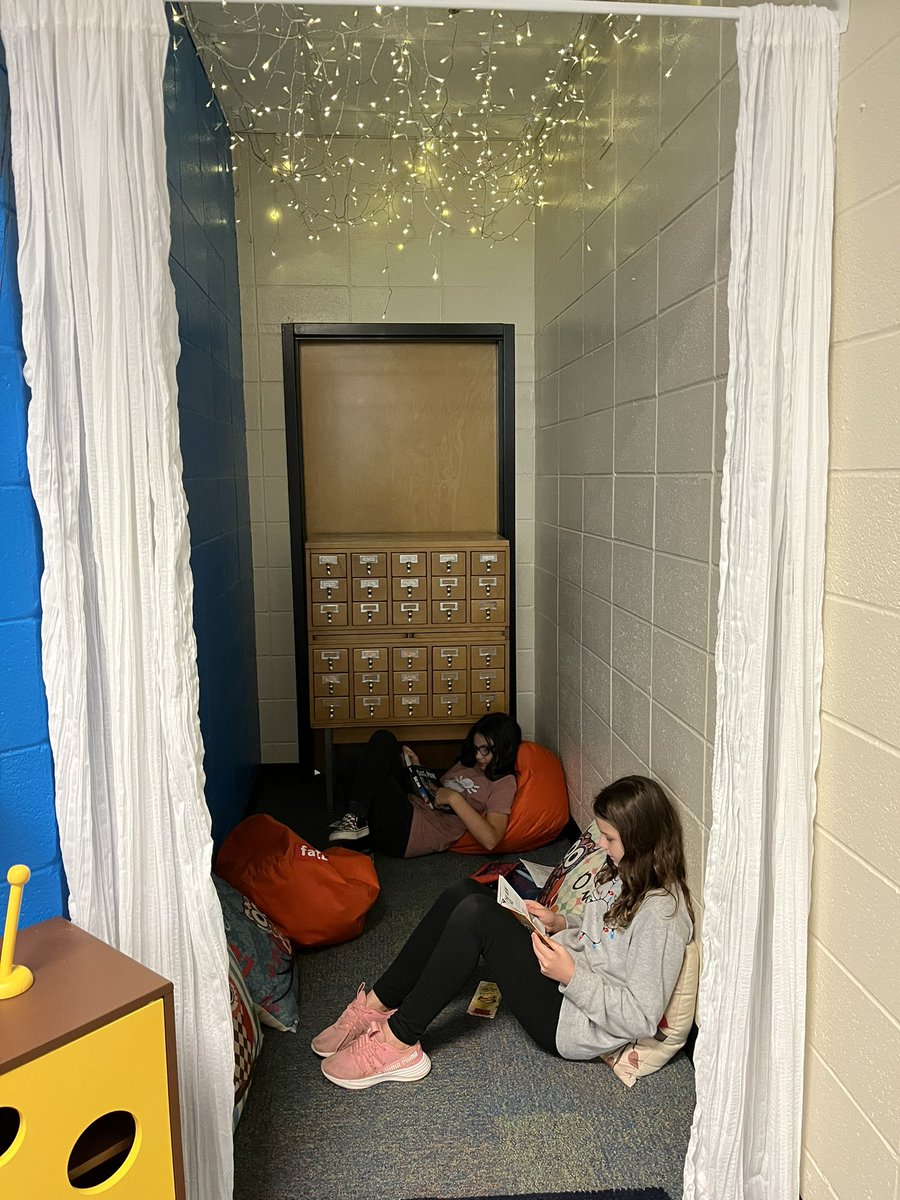 Finally able to open our newly
remodeled Learning Commons
today! The students were so
excited and loved the space! <a href="/CobbSchools/">Cobb County Schools</a> @CobbLibMedia <a href="/Eagles_BSI/">Big Shanty Intermediate</a> <a href="/PrincipalDrK/">Kelly Luscre</a>