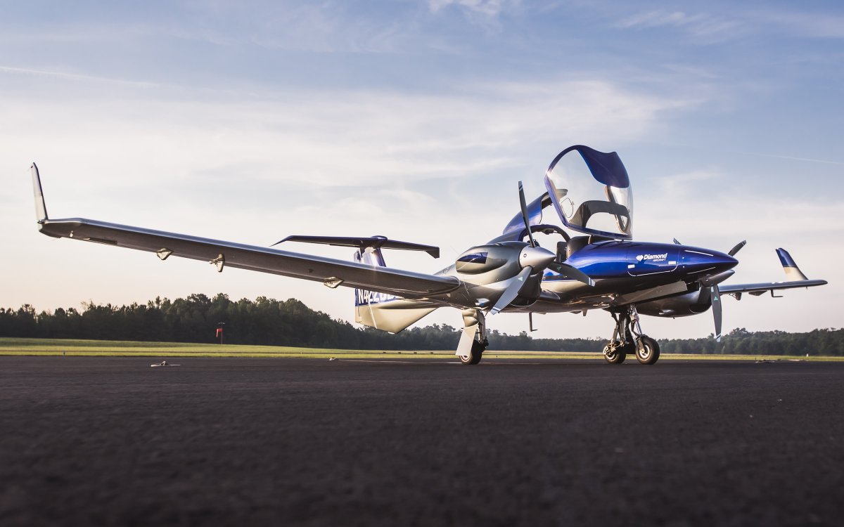prunderground's tweet photo. #FlyingMagazine Names Blue Line Aviation One of The Top #FlightSchools in America https://t.co/B0yusjeOvT @FlyBlueLine https://t.co/v9VC3CUUiP
