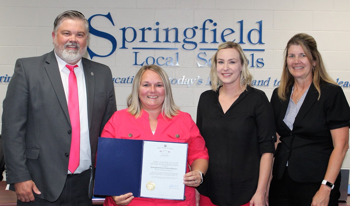 AllThingsBluSF's tweet photo. At #springfieldtrong's 8/2022 Board of Education meeting, Lori Brodie from the Auditor of State's Office presented Treasurer Ryan Lockwood and his staff the Auditor of State Award with Distinction!  Only 3-6% of all annual audits achieve this status (annual achievement for SLS)! https://t.co/AMxkd2JDe2