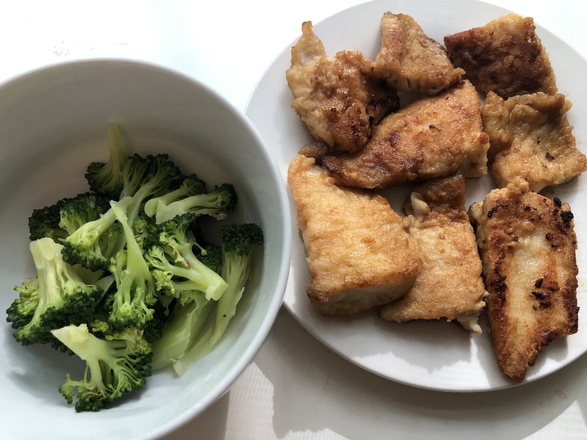 MengYe_Emma's tweet photo. Day 2: Sautéed tilapia, mini hotpot, and non-spicy veggie for kid #PACooks https://t.co/WsJQRg6yro
