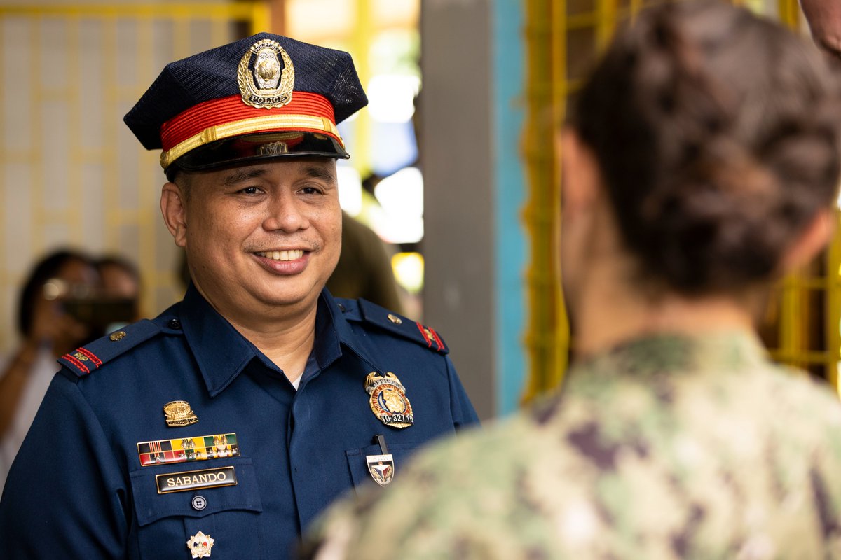 USPacificFleet's tweet photo. One man's life changed forever after a visit from a Navy hospital ship 30 years ago...#USNSMercy
https://t.co/atEgjcelDD
#EnduringPartnerships #PacificPartnership2022 @MSCSealift @NavyMedicine #Philippines🇵🇭 https://t.co/adzjofQUhS