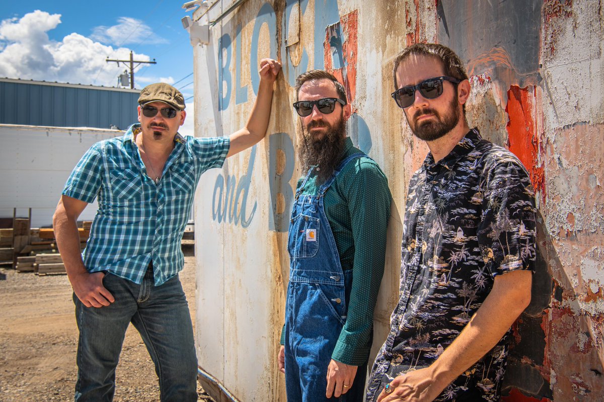 This Friday August 26th, we’re at The Alley in Littleton from 8 - 11pm! Come on down and rock with us 🥁🎤💥 

📸: 91perksphotography